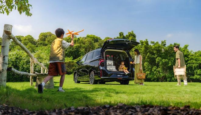 新定义家庭出行彻底终结“伪露营时代”冰球突破网站“露营神车”星海V9重(图4)