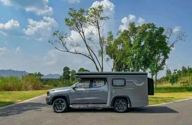 房我们把房车改成移动的家冰球突破游戏不买房不租(图2)