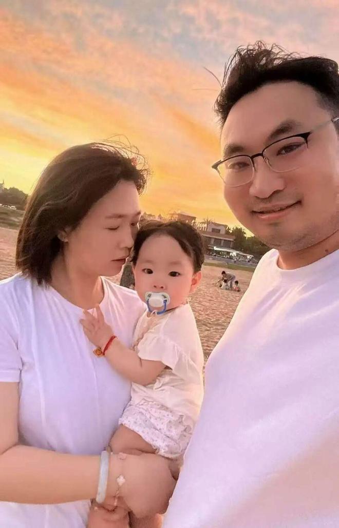 房我们把房车改成移动的家冰球突破游戏不买房不租(图10)